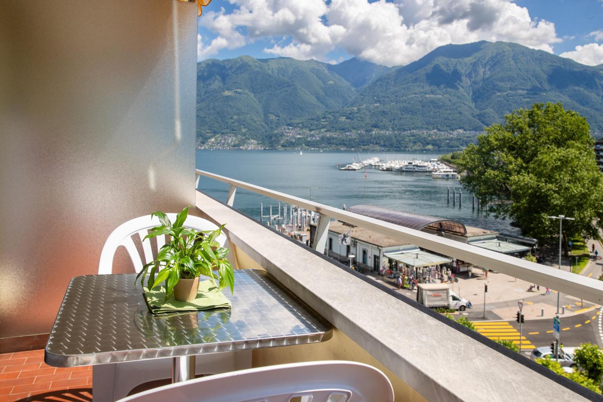 Hotel Rondinella Locarno Luaran gambar