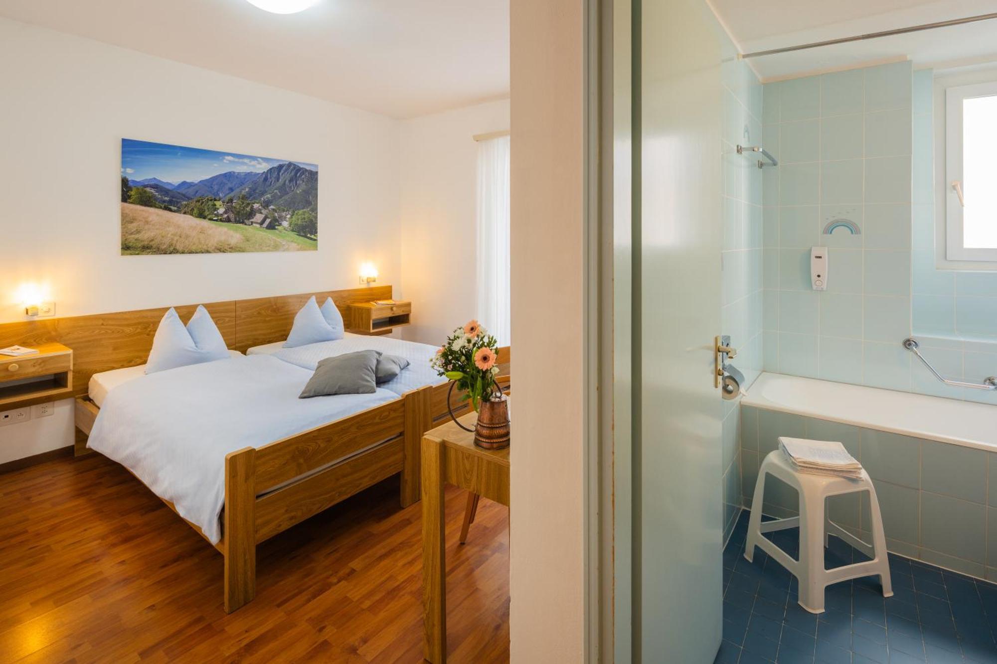Hotel Rondinella Locarno Luaran gambar