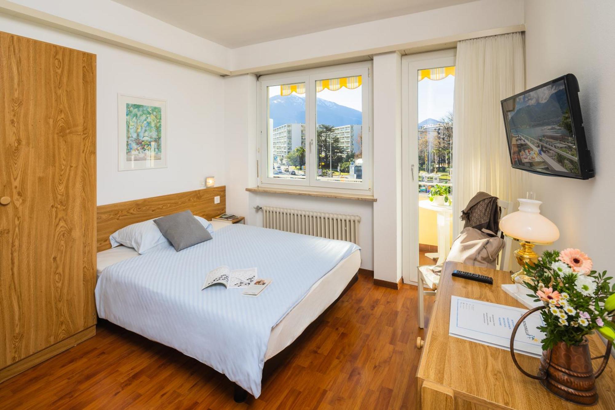 Hotel Rondinella Locarno Luaran gambar