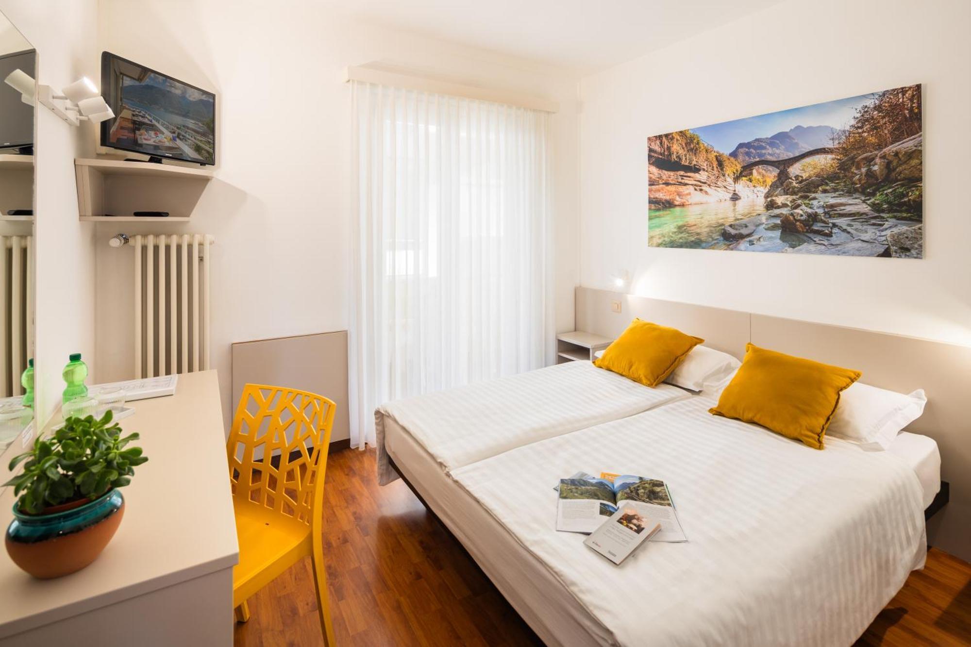 Hotel Rondinella Locarno Luaran gambar