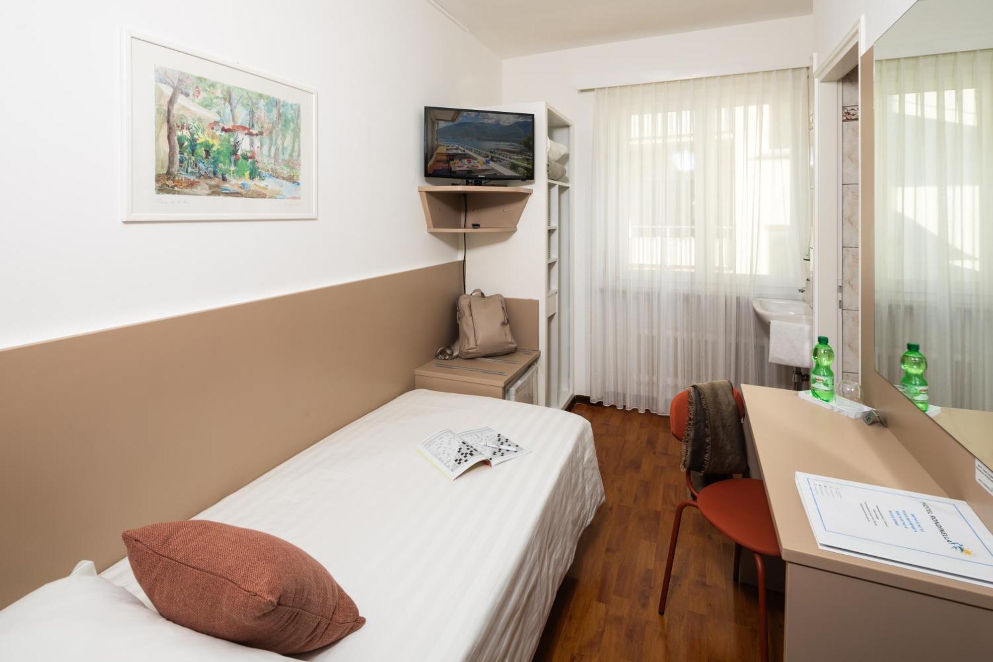 Hotel Rondinella Locarno Luaran gambar